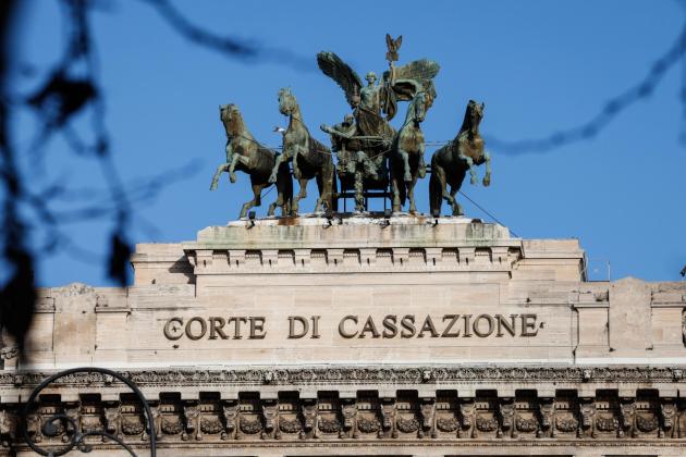 Firenze, svolta in Cassazione: "Sfratti non impediti da minori", proprietaria di immobile occupato abusivamente per 5 anni risarcita con 180mila euro