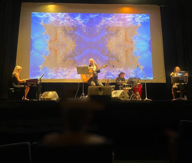 A Bologna incontrare lo psicologo, psicoterapeuta e cantautore Adriano Formoso e il suo Formoso Therapy Show è stato molto più che assistere a uno spettacolo