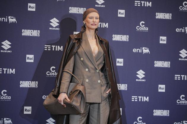 Bianca Balti sparita dai social per depressione dopo le cure per il cancro: "Piangevo e non mi riuscivo ad alzare dal letto"