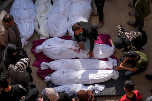 Gaza, l’appello dei giuristi italiani contro il genocidio: “Ue interrompa ogni rapporto con Israele, stop a distruzione sistematica di civili” – IL TESTO