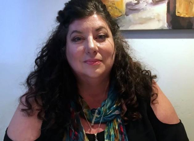 Putin concede cittadinanza a Tara Reade, ex assistente Biden che lo accusò di violenza sessuale, la donna dichiarò: "Temo per la mia vita negli Usa"