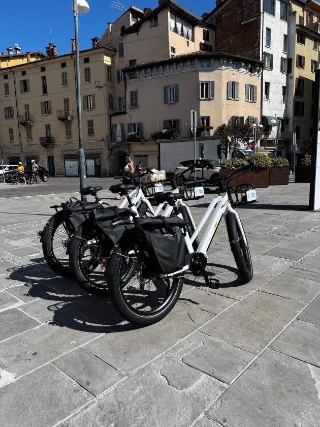 Unicorn Mobility (Pirelli) e Comune di Brescia insieme per la mobilità green: 43 ebike per gli spostamenti dei funzionari pubblici