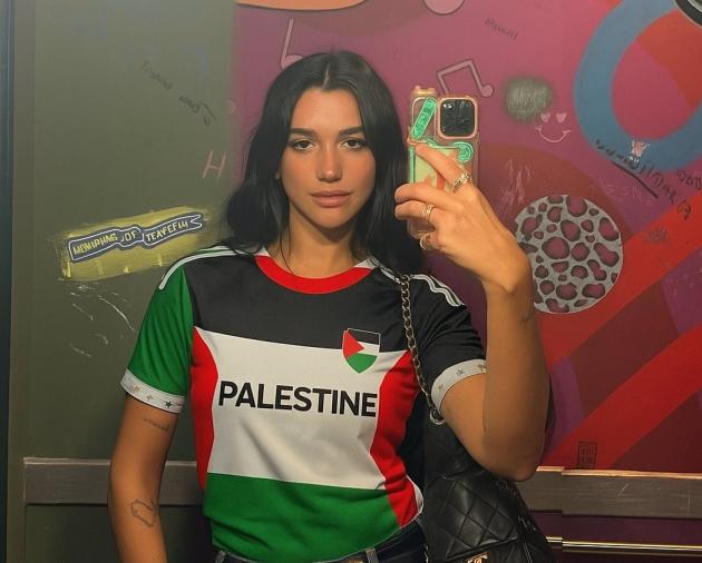 Dua Lipa licenzia il suo manager David Leavy per posizioni su Gaza, aveva chiesto esclusione gruppo filo-palestinese Kneecap da un festival 