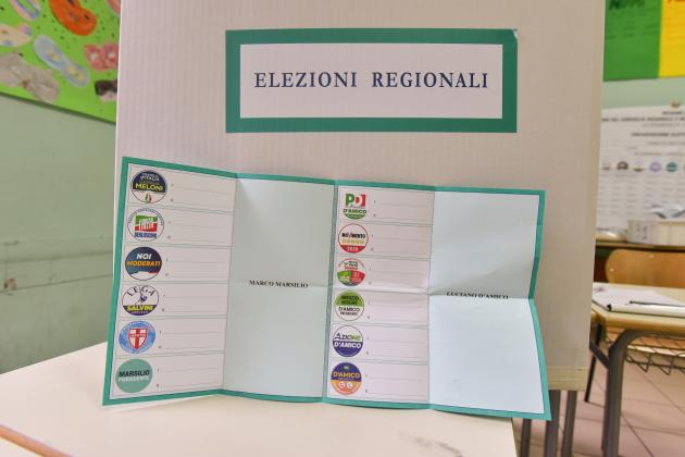 Affluenza regionali, alle 23 Marche al 37,71%, in calo di 5 punti rispetto al 2020 (42,72%), Valle d'Aosta al 63% contro il 70,50% di 5 anni fa