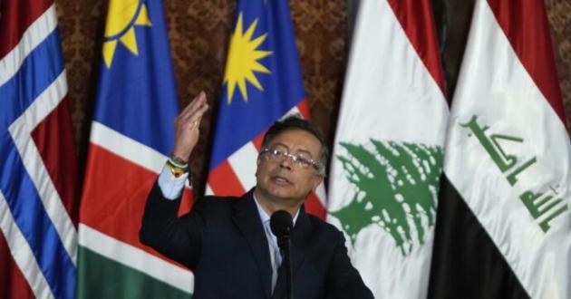 Usa, presidente colombiano Petro manifesta a New York contro genocidio a Gaza: "Esercito di salvezza per liberare Palestina”"; visto revocato