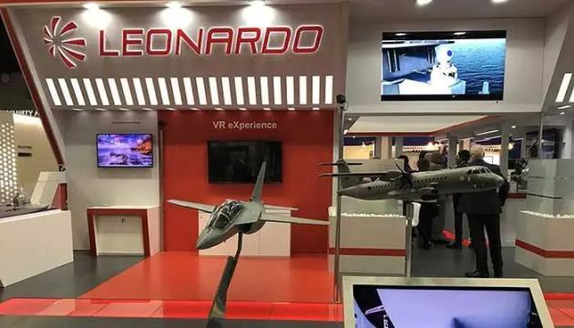 Festival della Scienza di Genova, Leonardo Spa esclusa dall’evento dopo raccolta firme: “Vendono armi a Israele durante genocidio a Gaza”