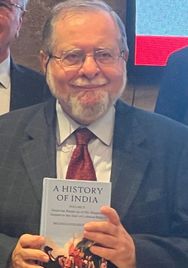 Storia dell’India di Michelguglielmo Torri, un incontro tra storia, spiritualità e memoria personale: il misticismo salverà l’umanità