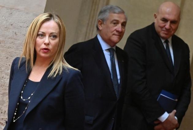Meloni, Tajani e Crosetto denunciati per concorso in genocidio alla CPI, 52 i firmatari: da Moni Ovadia a Di Battista, da Morante a D’Orsi