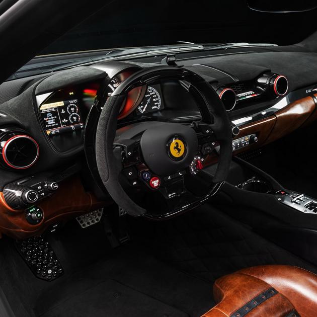 Ferrari, nuovo piano strategico per il 2030: "40% dei modelli ancora a combustione interna, un altro 40% ibridi e il restante 20% elettrici"