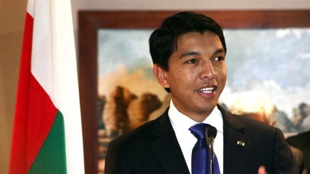 Madagascar, presidente Rajoelina fugge e scioglie Parlamento che ne approva impeachment, Capsat annuncia golpe, Unione Africana: "Intervenire subito"