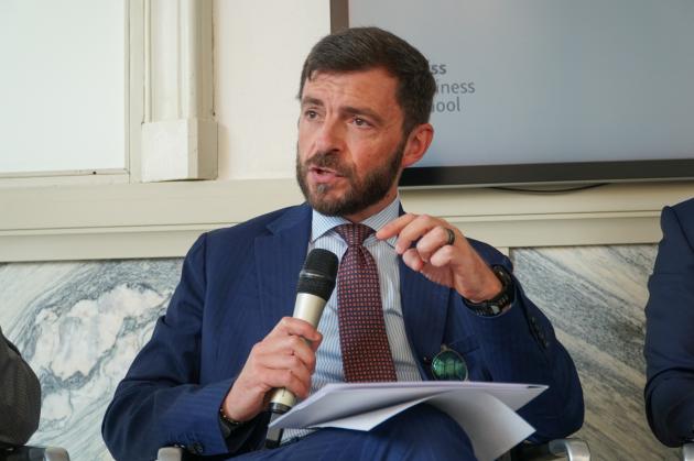 PA. Rapporto Conflavoro-Luiss BS.  Walter Rizzetto, Presidente  Commissione Lavoro Camera: "Eccesso di formule burocratiche incide negativamente sulla produttività"