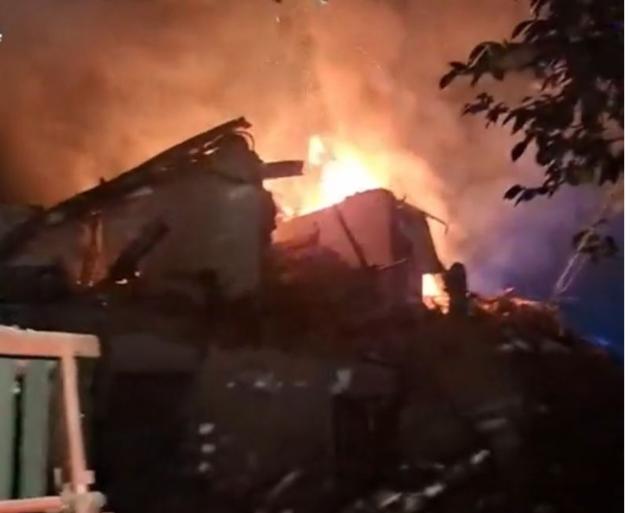 Castel D'Azzano (VR), il VIDEO del momento dell'esplosione del casolare che ha ucciso 3 carabinieri innescata dai fratelli Ramponi