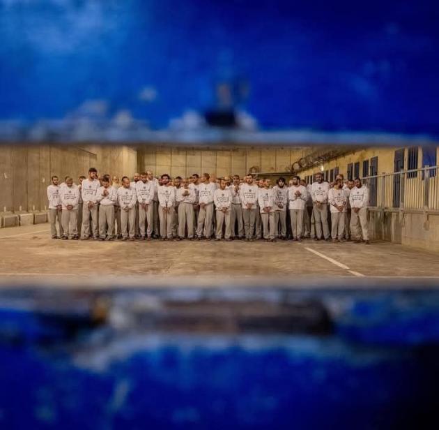 Israele nega acqua potabile ai prigionieri palestinesi nelle carceri per 12 ore al giorno, le Ong: "Politica sistematica di morte"