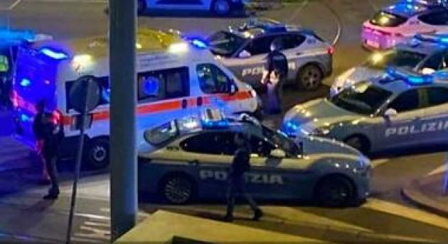 Milano banlieue, due ragazzi di 17 e 18 anni accoltellati da un gruppo di uomini nordafricani in viale Camoens, grave il più grande