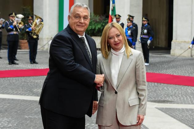 Orban a Roma, prima l’incontro col Papa poi con Meloni, premier ungherese attacca Europa e Trump: “L’Ue non conta nulla, tycoon sbaglia su Putin”