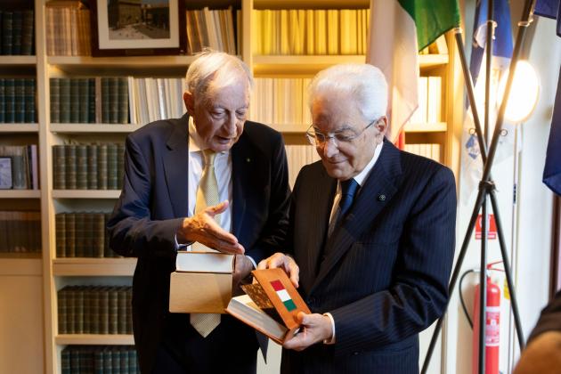 Il Presidente della Repubblica Sergio Mattarella con Cosimo Ceccuti 