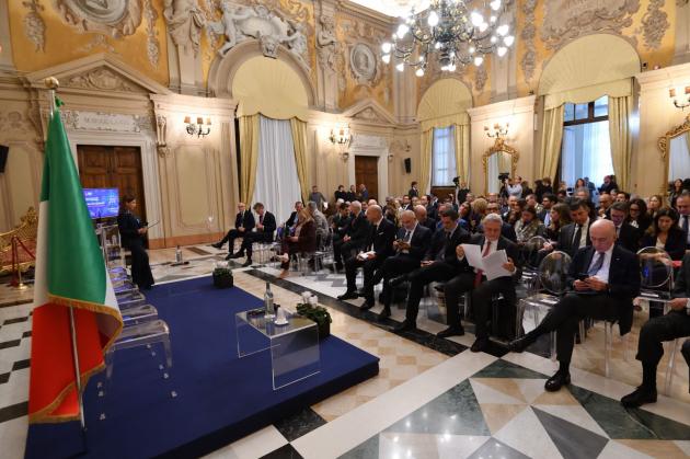 Rapporto Strategico 2026 del CED, un dollaro investito nei settori high-tech genera in media 3,9 dollari di PIL