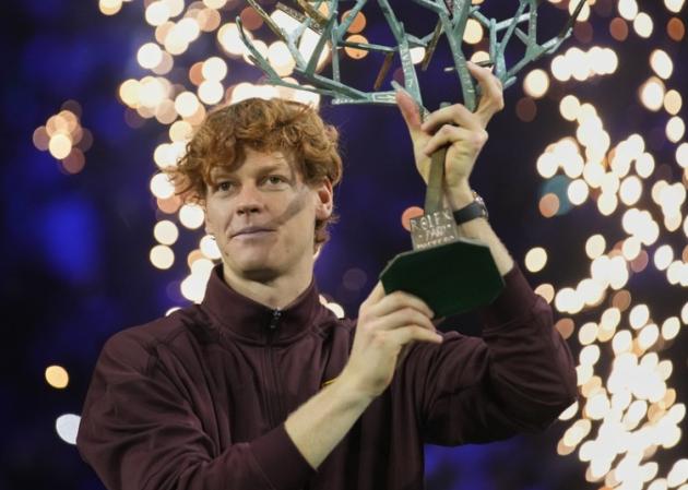 Masters 1000 Parigi, Sinner vince su Auger-Aliassime, 6-4, 7-6, e si riconferma numero 1 al mondo  - VIDEO