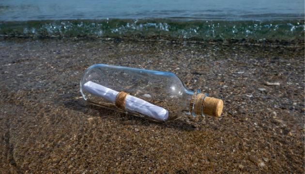 Australia, ritrovata sulla spiaggia il messaggio in bottiglia scritto da un soldato alla madre oltre un secolo fa