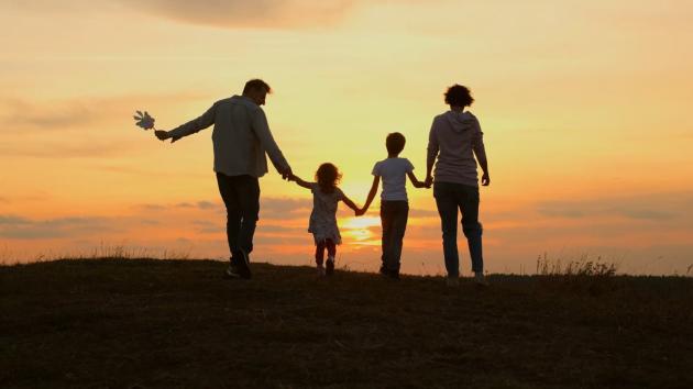 Dottoressa Viola: "in natura non esiste la monogamia"; continua l'attacco neoliberale alla famiglia