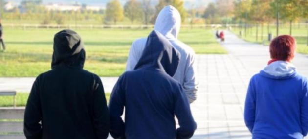 Microcriminalità in Italia, 1° causa immigrazione incontrollata per il 32% degli italiani, 9 su 10 preoccupati per baby gang
