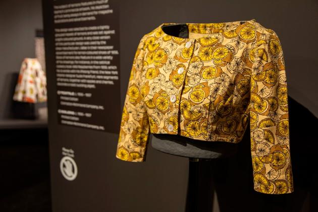 A Biella un Andy Warhol inedito, l'artista designer che ha inventato il tessile pop