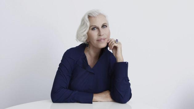 La stilista Chiara Boni presenterà il suo volume “Io che nasco immaginaria” venerdì 14 novembre alle ore 18,30. A dialogare di moda, stile ed eleganza insieme all’autrice ci sarà Elena Parmegiani