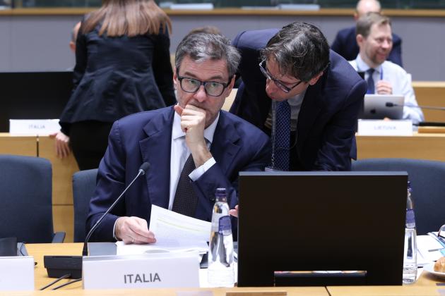 L'Ecofin approva la "tassa Shein" europea sui pacchi sotto i 150 euro, 4,6 miliardi di introiti e possibile partenza dal 2026 