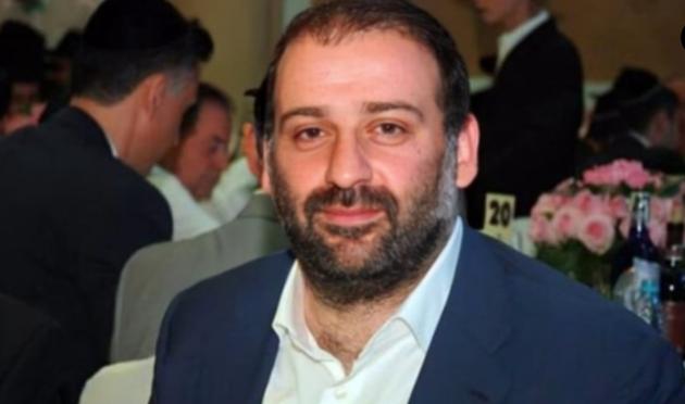 Corruzione Ucraina, chi è il “re delle tangenti” Timur Mindich scappato in Israele: in casa un bidet in oro e mazzi di banconote da €200