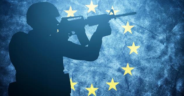 Ue in armi, dalla crisi dell’auto all’economia di guerra: Germania e Italia si preparano a triplicare le spese militari