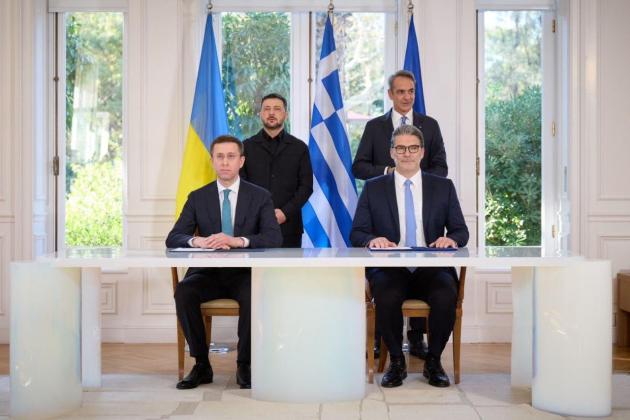 Atene, Zelensky ottiene patto energetico tra DEPA Emporia e Naftogaz per fornitura Gnl Usa attraverso Grecia, Mītsotakīs: "Kiev conti su di noi"
