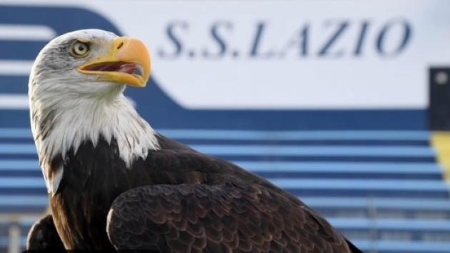 La Lazio Calcio annuncia la nuova aquila e i tifosi vanno in estasi per la presentazione sui social