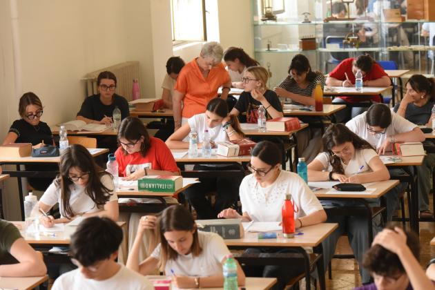 Manovra, un emendamento del centrodestra introduce un bonus da 1.500 euro per gli studenti delle scuole private paritarie