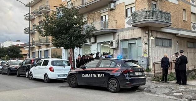 San Paolo Bel Sito (Na), uomo chiama il 112  dicendo di aver ucciso a coltellate la sorella, sul posto carabinieri e sanitari 
