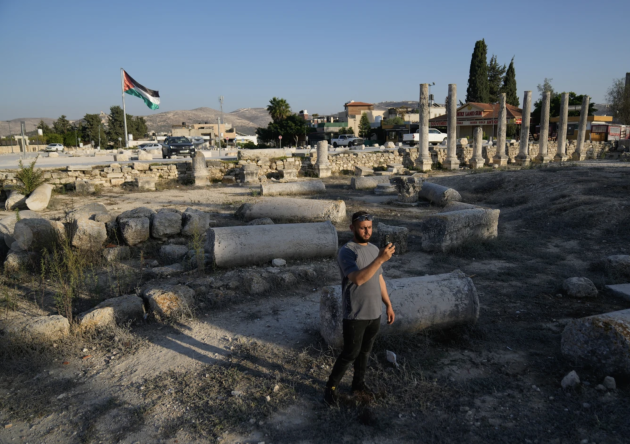 Cisgiordania, Israele sequestra 180 ettari di 550 famiglie palestinesi e sito archeologico Sebastia “Per accaparrarsi terre”