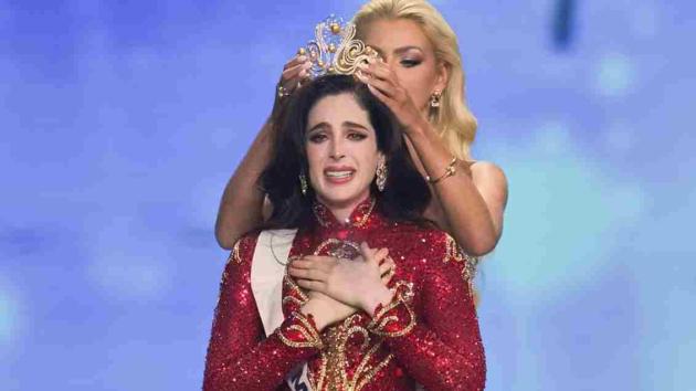 Miss Universo 2025, la messicana Fatima Bosh incoronata tra scandali e polemiche