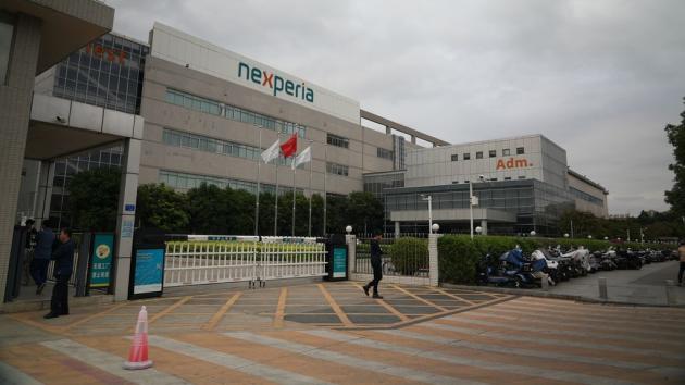 Nexperia, l’Olanda blocca la tutela statale del gigante dei semiconduttori per auto ed elettrodomestici controllato da capitali cinesi 