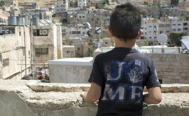 Gaza, "323 bimbi palestinesi chiusi in prigioni israeliane senza diritti né garanzie": lo spaccato di un sistema che nega e criminalizza l'infanzia