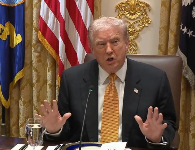 Ucraina, Trump invia emissari a Mosca e Kiev per il piano di pace: “Settimana prossima Witkoff vedrà Putin e Driscoll gli ucraini”