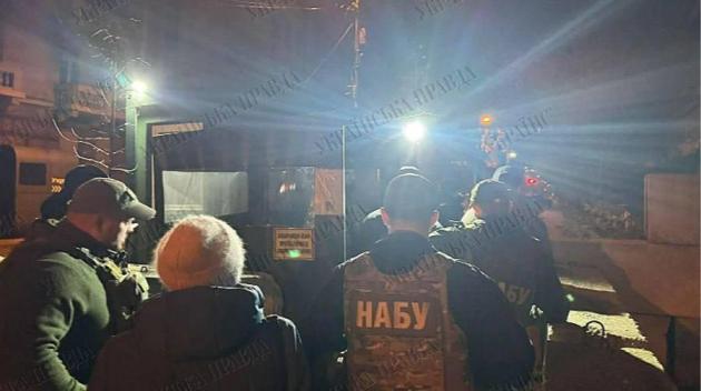 Corruzione Ucraina, perquisiti uffici governativi e abitazione di Andriy Yermak, "braccio destro" di Zelensky: "Indagato per scandalo Energoatom"