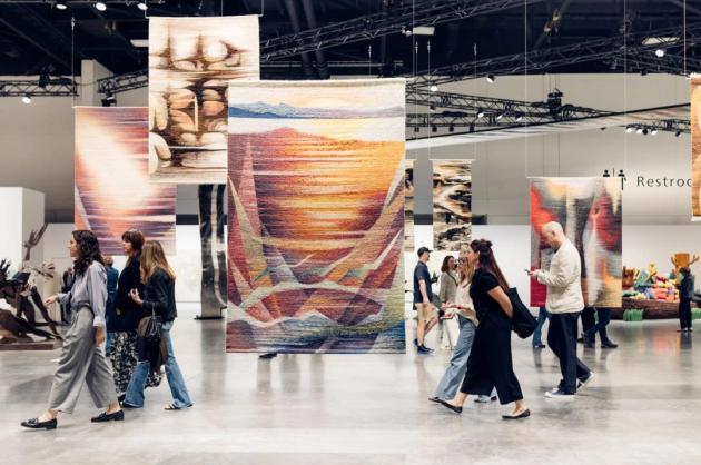 Art Basel Miami Beach 2025, il grande crocevia globale per l'arte contemporanea con 283 gallerie presenti