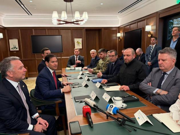 Colloqui Usa-Ucraina a Miami, nessun accordo Rubio-Zelensky su testo finale piano di pace, Washington: “Kiev ceda territori a Russia”