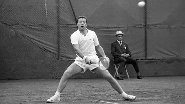 Addio a Nicola Pietrangeli, morto a 92 la leggenda del tennis italiano, vinse una Coppa Davis nel 1976 da capitano e 2 Roland Garros