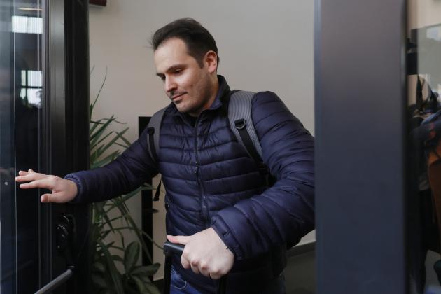 Garlasco, inquirenti: “Sempio ha un movente”, 6 punti contro di lui, dal DNA allo scontrino, dall’impronta 33 alle foto davanti casa Poggi