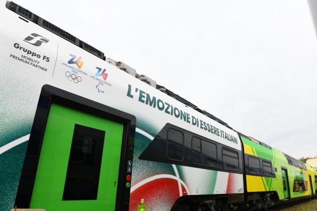 Olimpiadi 2026, il gruppo FS presenta treni e bus con livrea e video dedicati ai Giochi che inizieranno dal 6 febbraio