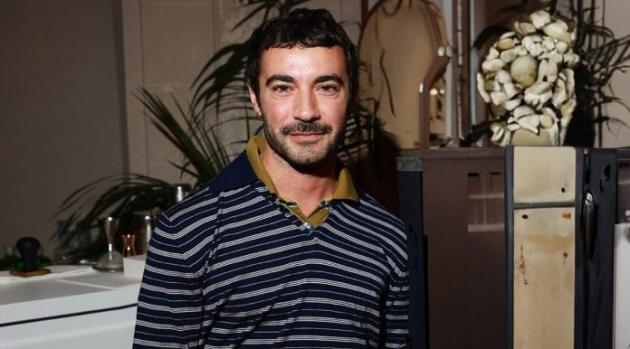 Dario Vitale si dimette dalla guida creativa di Versace dopo 8 mesi, a seguito al closing dell’acquisizione da €1,3 miliardi da parte di Prada