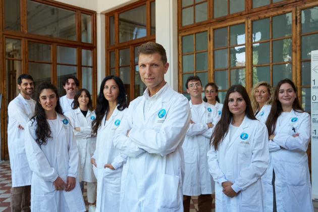 In foto: il team coordinato da Andrea Morandi (foto di Andrea Onofri e gentilmente messe a disposizione da AIRC)