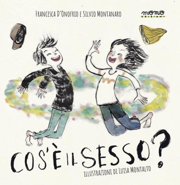 Il libro gender fluid e Lgbtq+ "Cos'è il sesso?" alla fiera Più Libri, Più Liberi, all'interno bambini gay che si abbracciano e si baciano