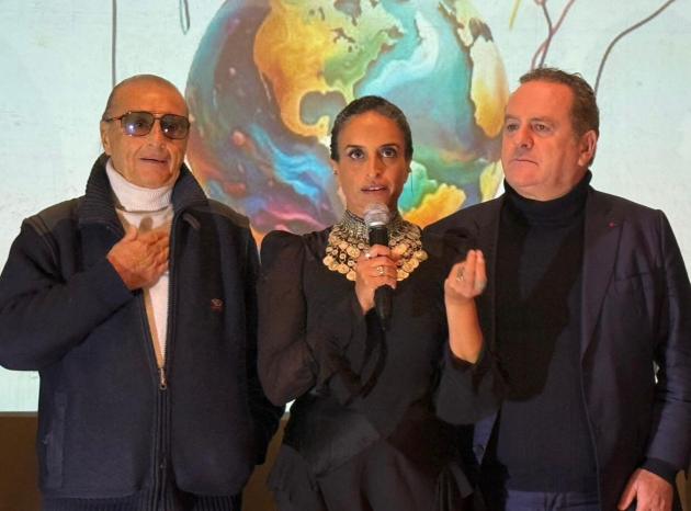 Noa all&rsquo;HallelujahFF: &ldquo;Basta odio, il mondo &egrave; stanco. Ascoltate il Papa&rdquo;. L&rsquo;artista israeliana a Castel Gandolfo per ritirare il Peace Award 