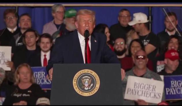 Pennsylvania, Trump elogia le sue politiche economiche e avverte l'Ue: "Immigrazione e energia la distruggeranno: no Green Deal, sì drill baby drill"